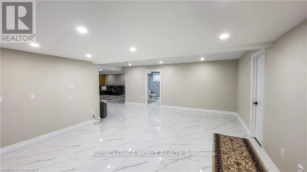 Photo 3 of Unit 3, 410 Zeller Drive, Kitchener — HOMEH