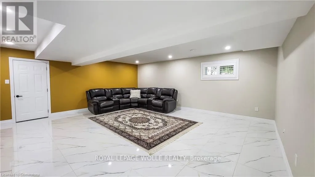 Photo 8 of Unit 3, 410 Zeller Drive, Kitchener — HOMEH