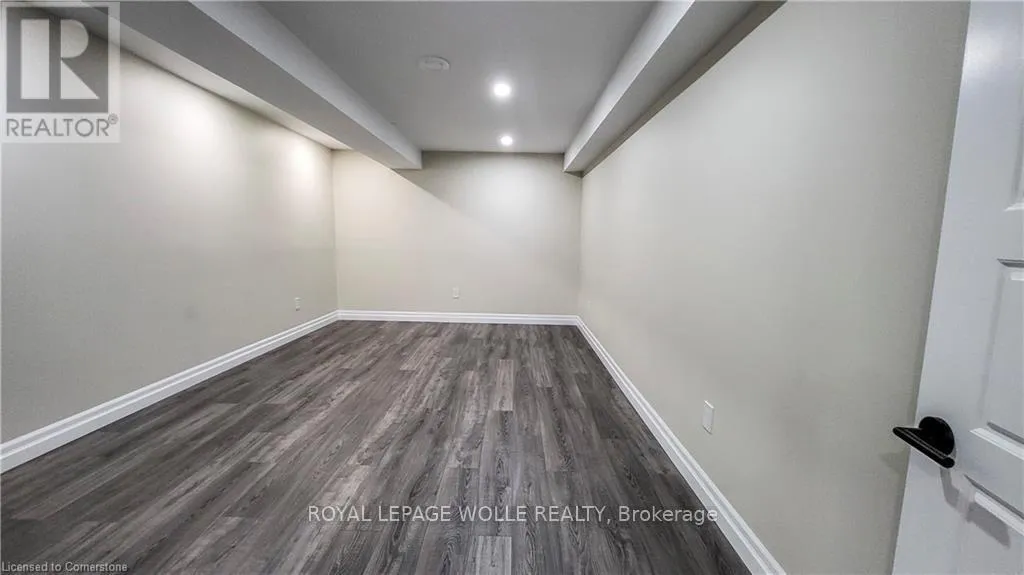 Photo 12 of Unit 3, 410 Zeller Drive, Kitchener — HOMEH