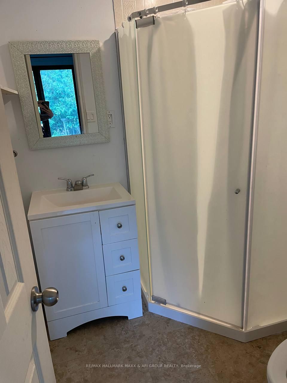 Photo 7 of Unit Basement, 715 Mountview Place, Newmarket, Huron Heights-Leslie Valley — HOMEH