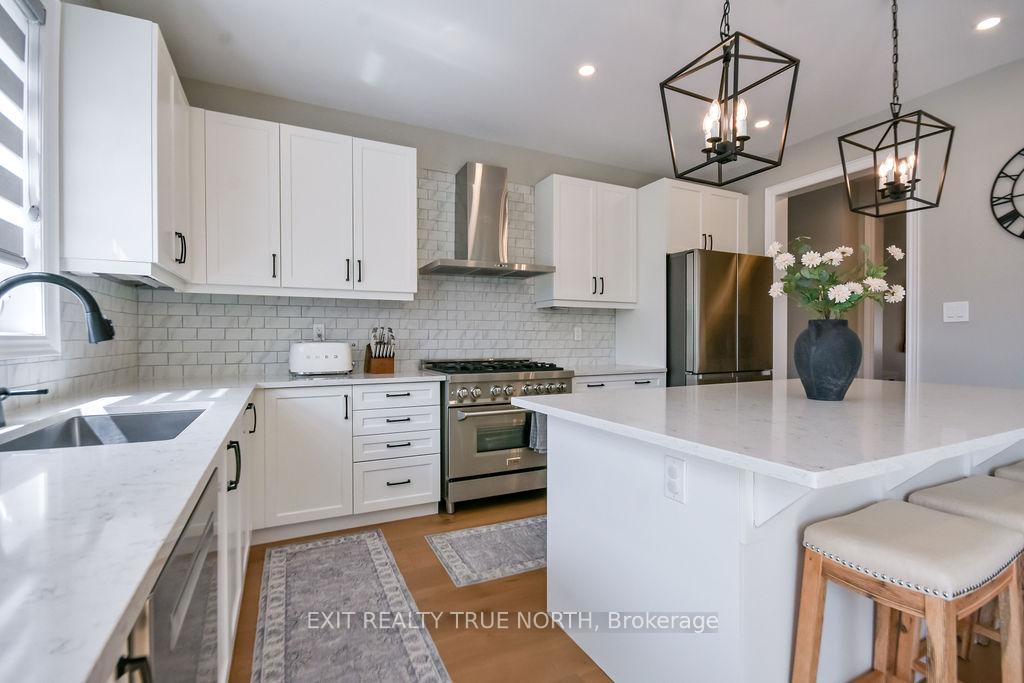 Photo 7 of 108 Rugman Crescent, Springwater, Centre Vespra — HOMEH