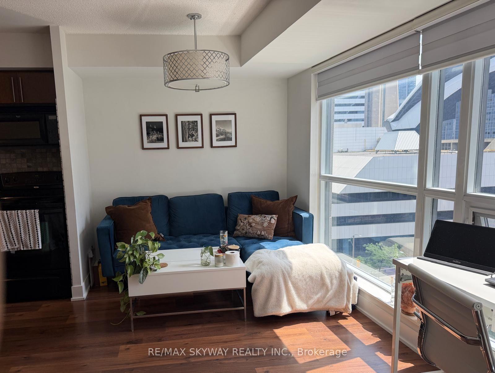Photo 8 of Unit 919, 20 Blue Jays Way, Toronto, Waterfront Communities — HOMEH