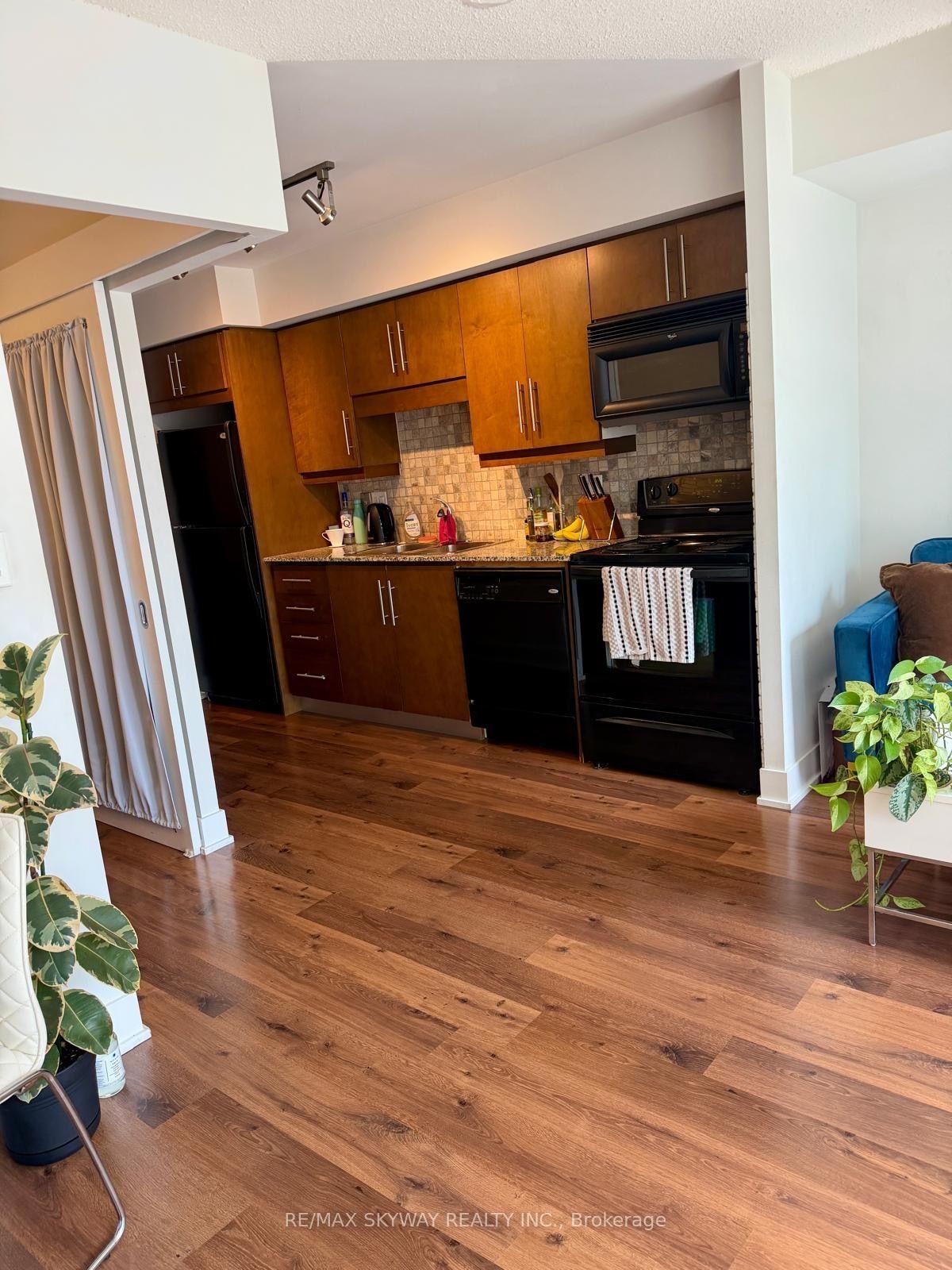 Photo 11 of Unit 919, 20 Blue Jays Way, Toronto, Waterfront Communities — HOMEH