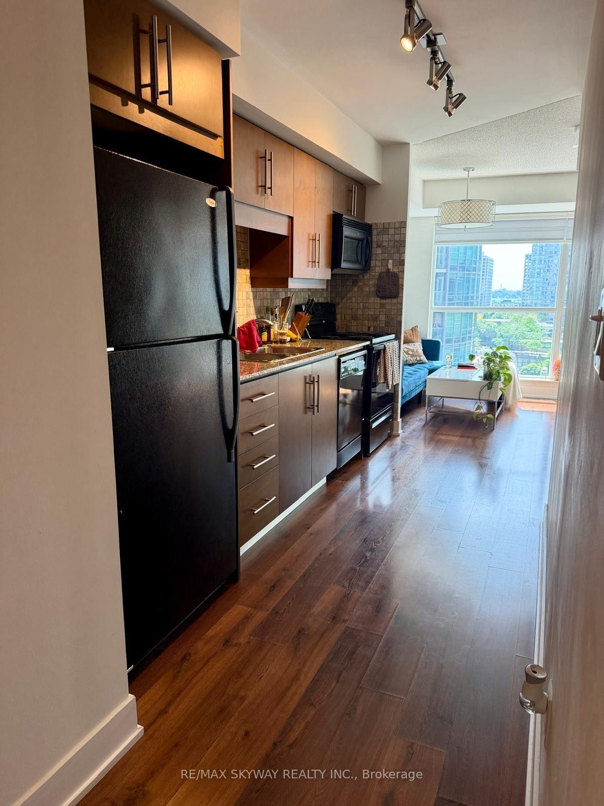 Photo 13 of Unit 919, 20 Blue Jays Way, Toronto, Waterfront Communities — HOMEH