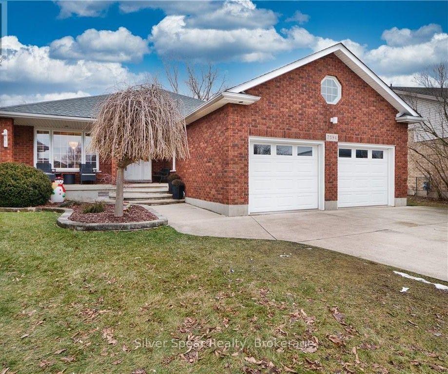 Photo of 7594 Canterbury Crescent