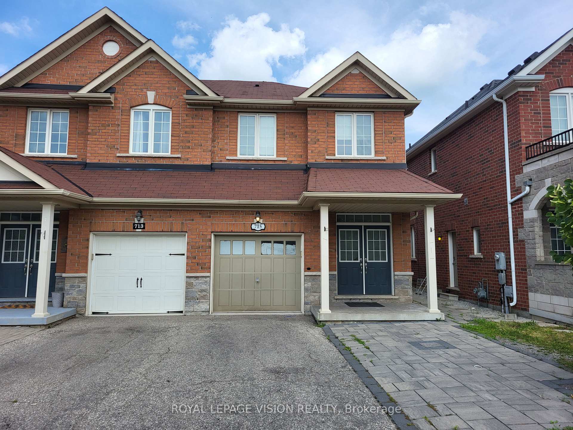 Front of Unit Upper, 715 Agnew Crescent