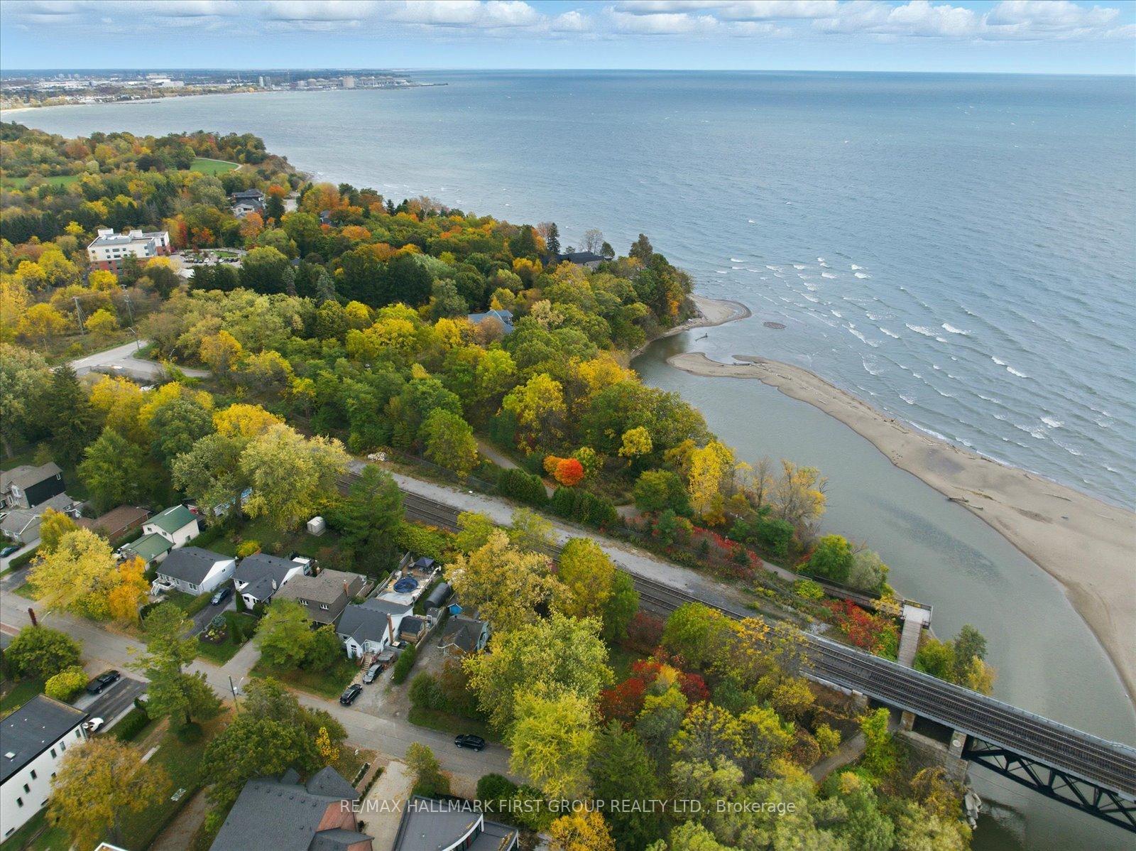 Photo of 313 Dyson Road