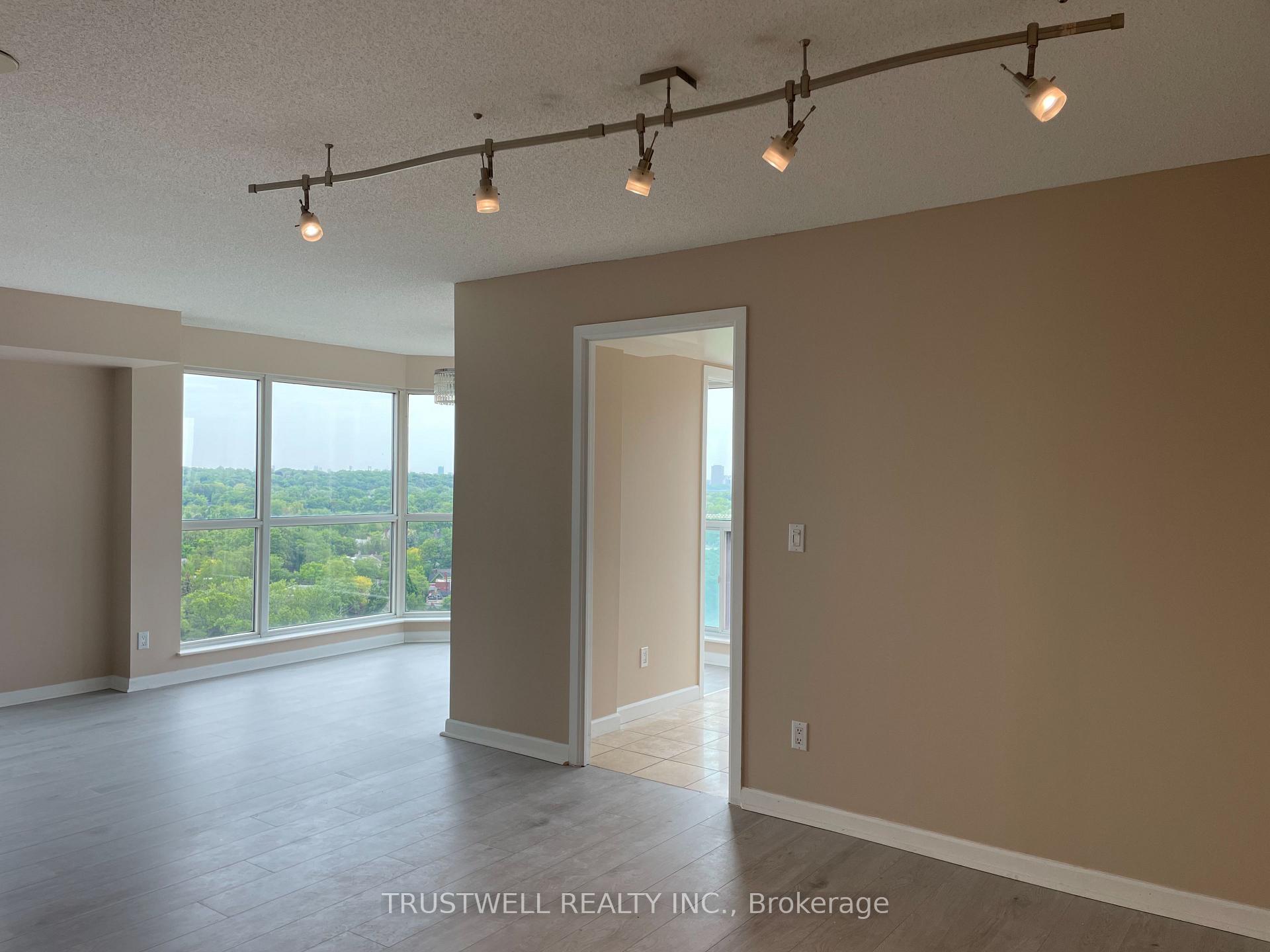 Photo 6 of Unit 1905, 8 Park Road, Toronto, Rosedale-Moore Park — HOMEH