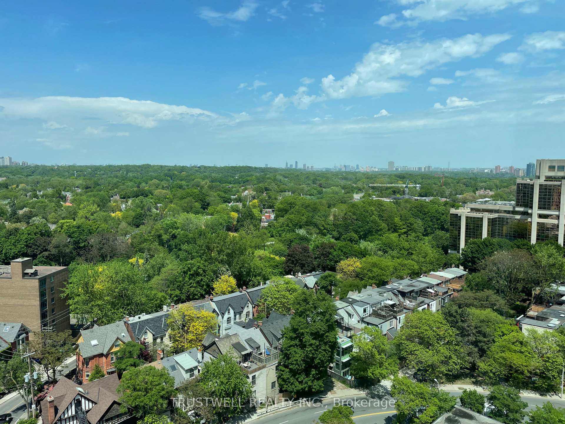 Photo 9 of Unit 1905, 8 Park Road, Toronto, Rosedale-Moore Park — HOMEH