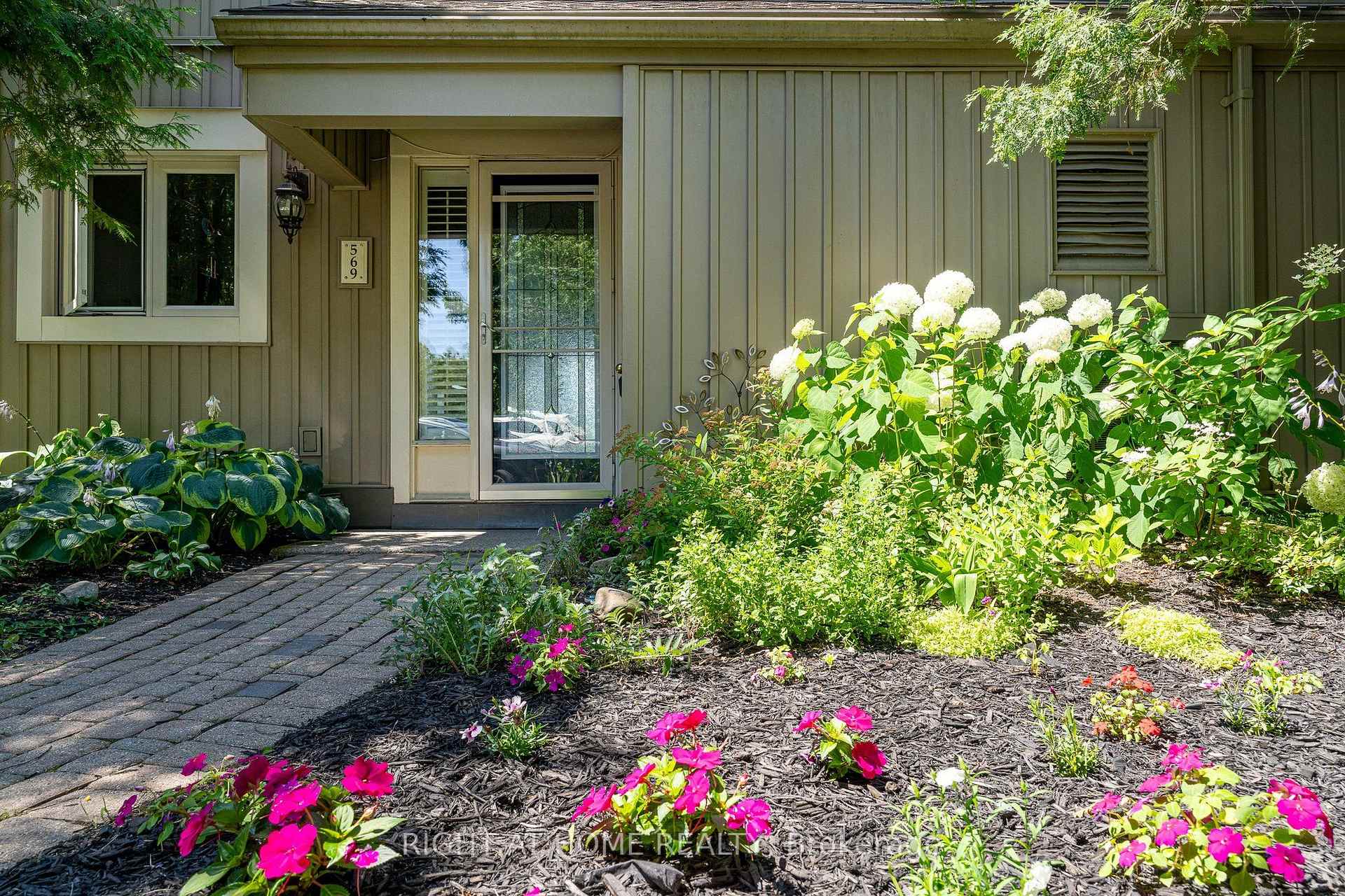 Photo 4 of Unit 9, 569 Oxbow Crescent, Collingwood — HOMEH