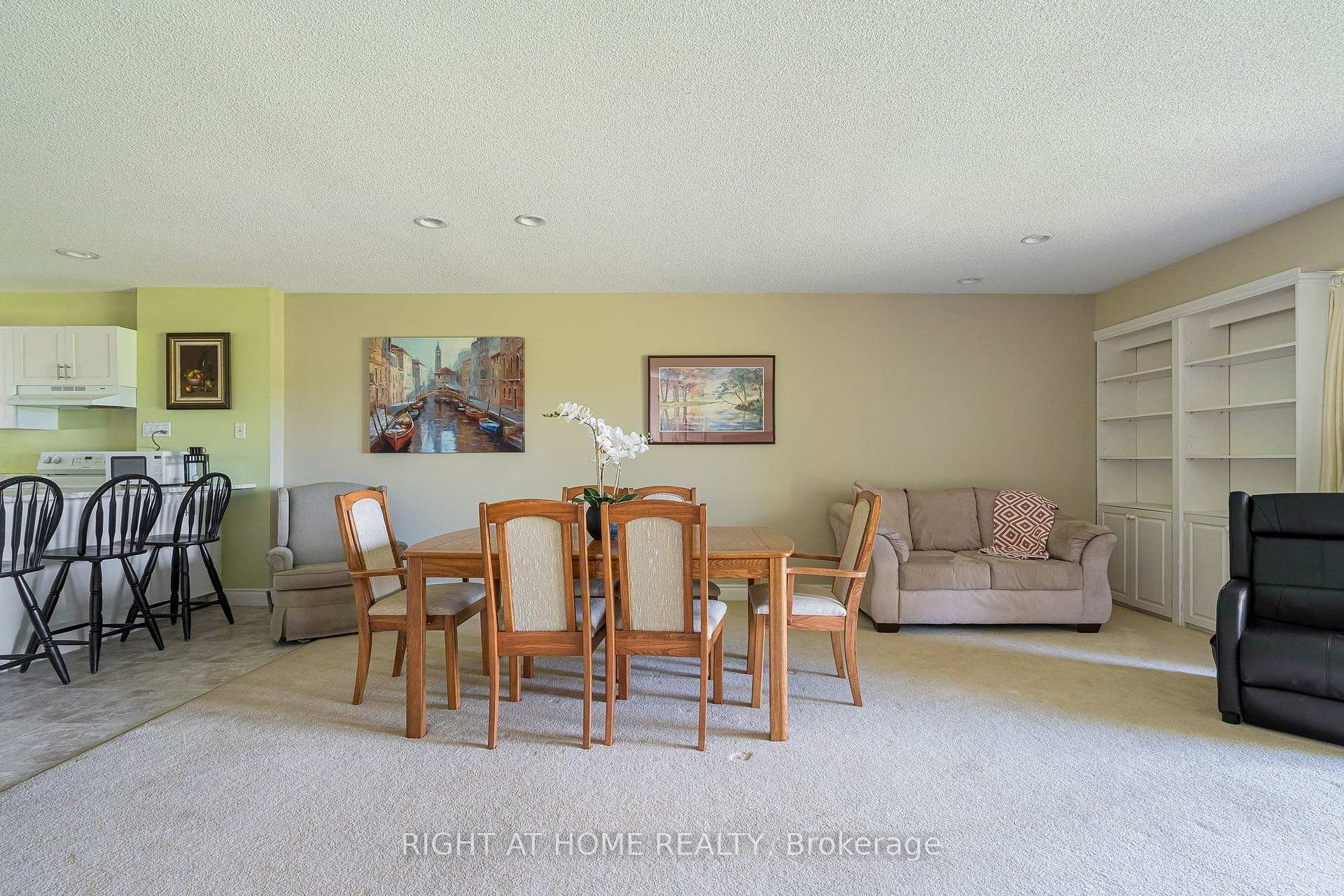 Photo 13 of Unit 9, 569 Oxbow Crescent, Collingwood — HOMEH