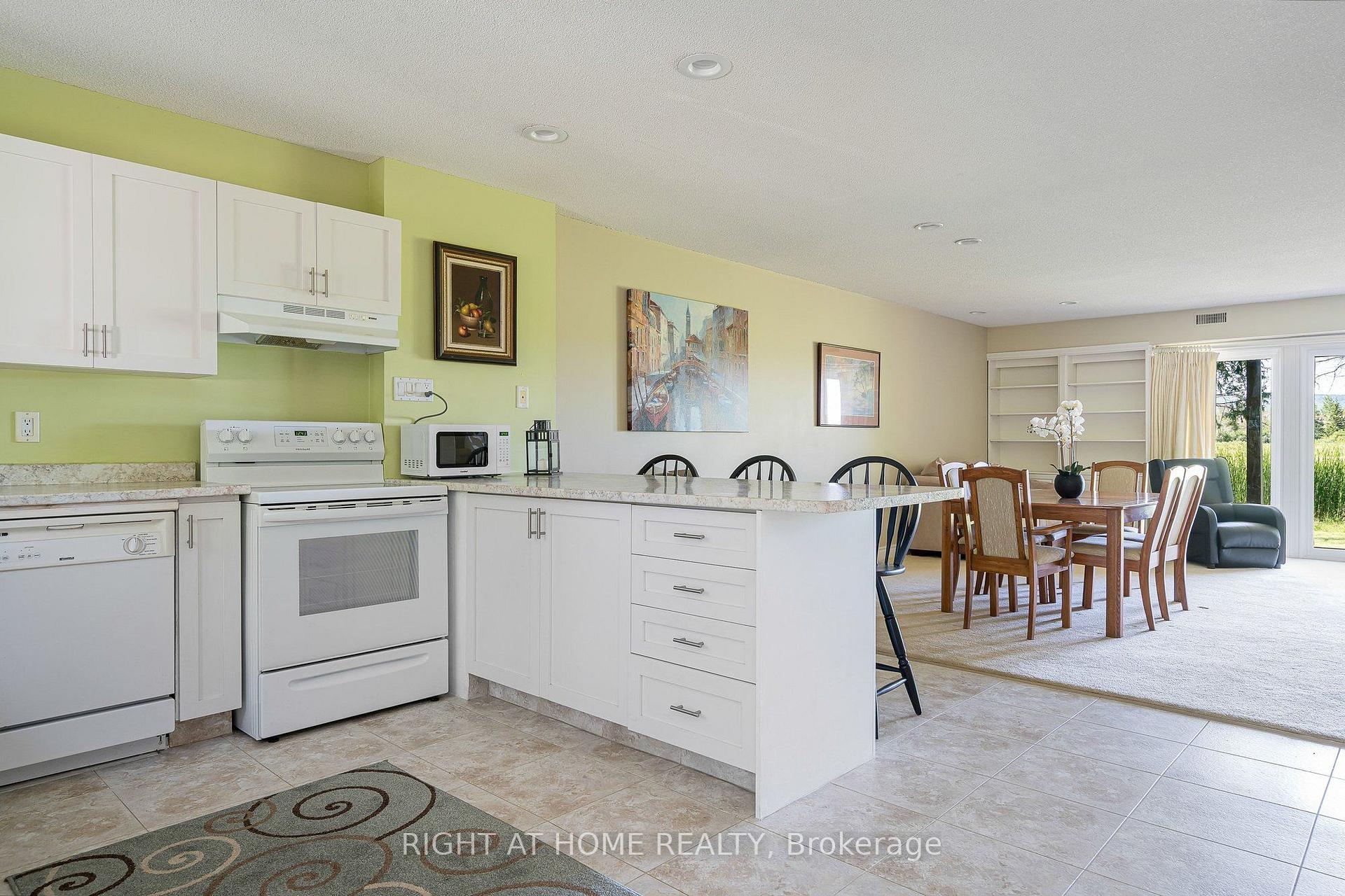 Photo 23 of Unit 9, 569 Oxbow Crescent, Collingwood — HOMEH