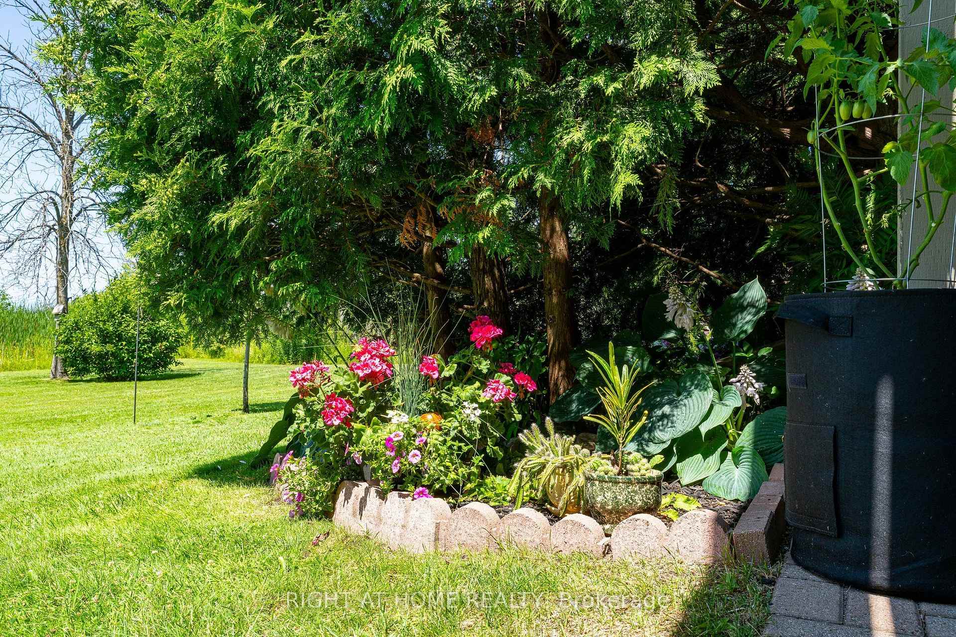 Photo 42 of Unit 9, 569 Oxbow Crescent, Collingwood — HOMEH