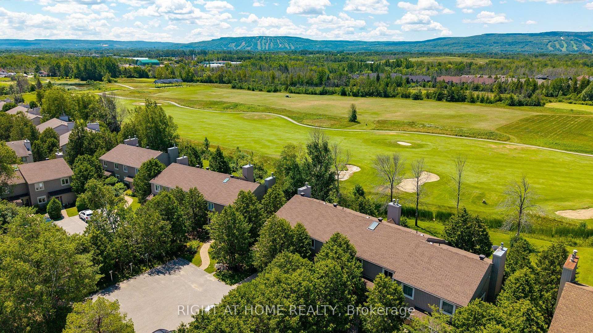 Photo 45 of Unit 9, 569 Oxbow Crescent, Collingwood — HOMEH