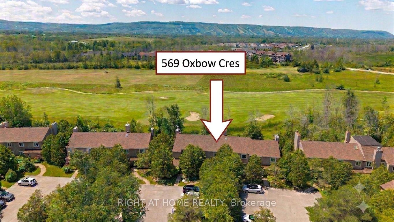 Photo 3 of Unit 9, 569 Oxbow Crescent, Collingwood — HOMEH