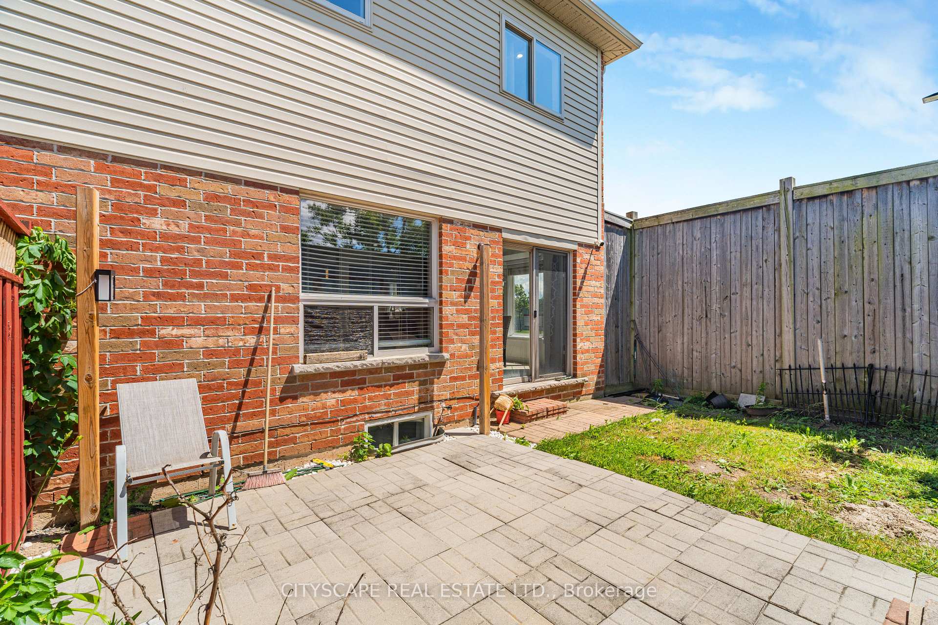 Photo 32 of 14 Redcedar Crescent, Hamilton, Fruitland — HOMEH