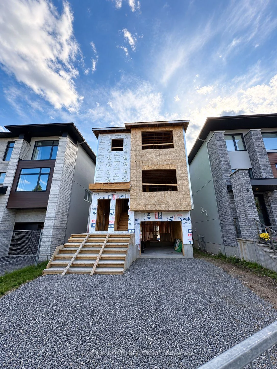 Photo 6 of 10 Melville Drive, Ottawa, Barrhaven - Pheasant Run — HOMEH