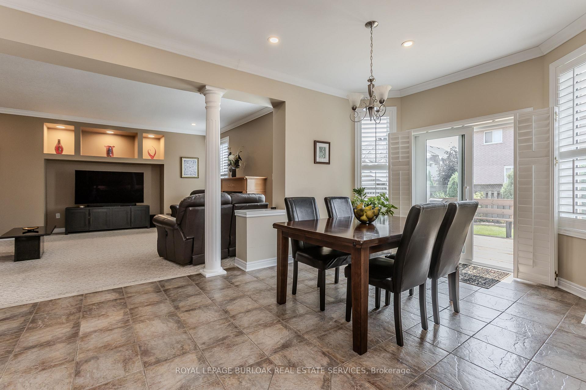 Photo 12 of 67 Walcotte Avenue, Hamilton, Meadowlands — HOMEH