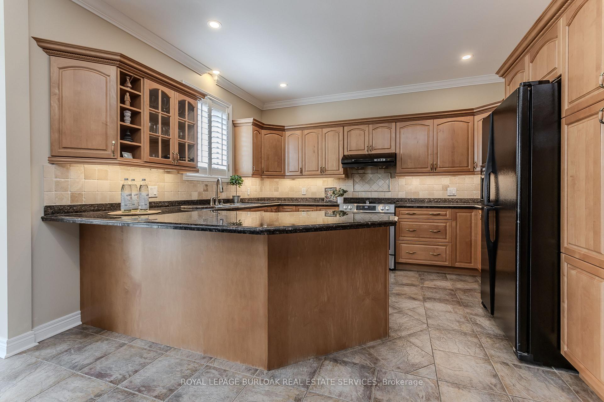 Photo 13 of 67 Walcotte Avenue, Hamilton, Meadowlands — HOMEH