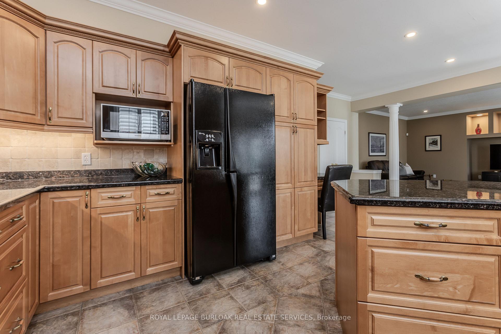 Photo 16 of 67 Walcotte Avenue, Hamilton, Meadowlands — HOMEH