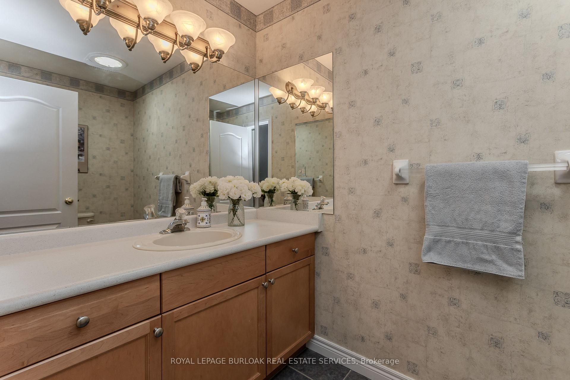 Photo 33 of 67 Walcotte Avenue, Hamilton, Meadowlands — HOMEH