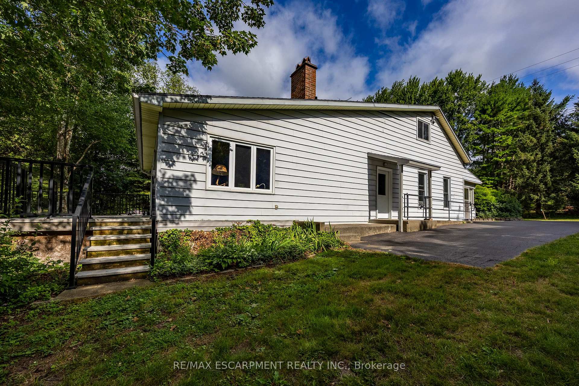 Photo 2 of 2312 Front Road, Norfolk, Normandale — HOMEH
