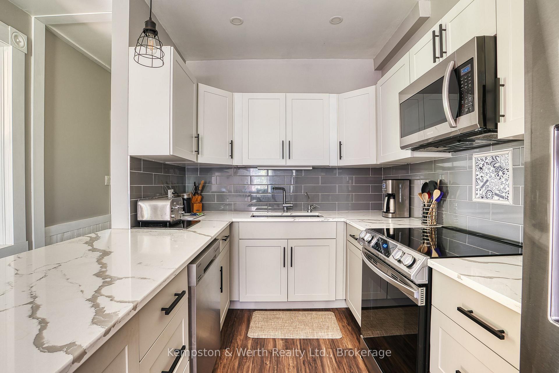 Photo 14 of 3030 Patrick Street, Howick — HOMEH