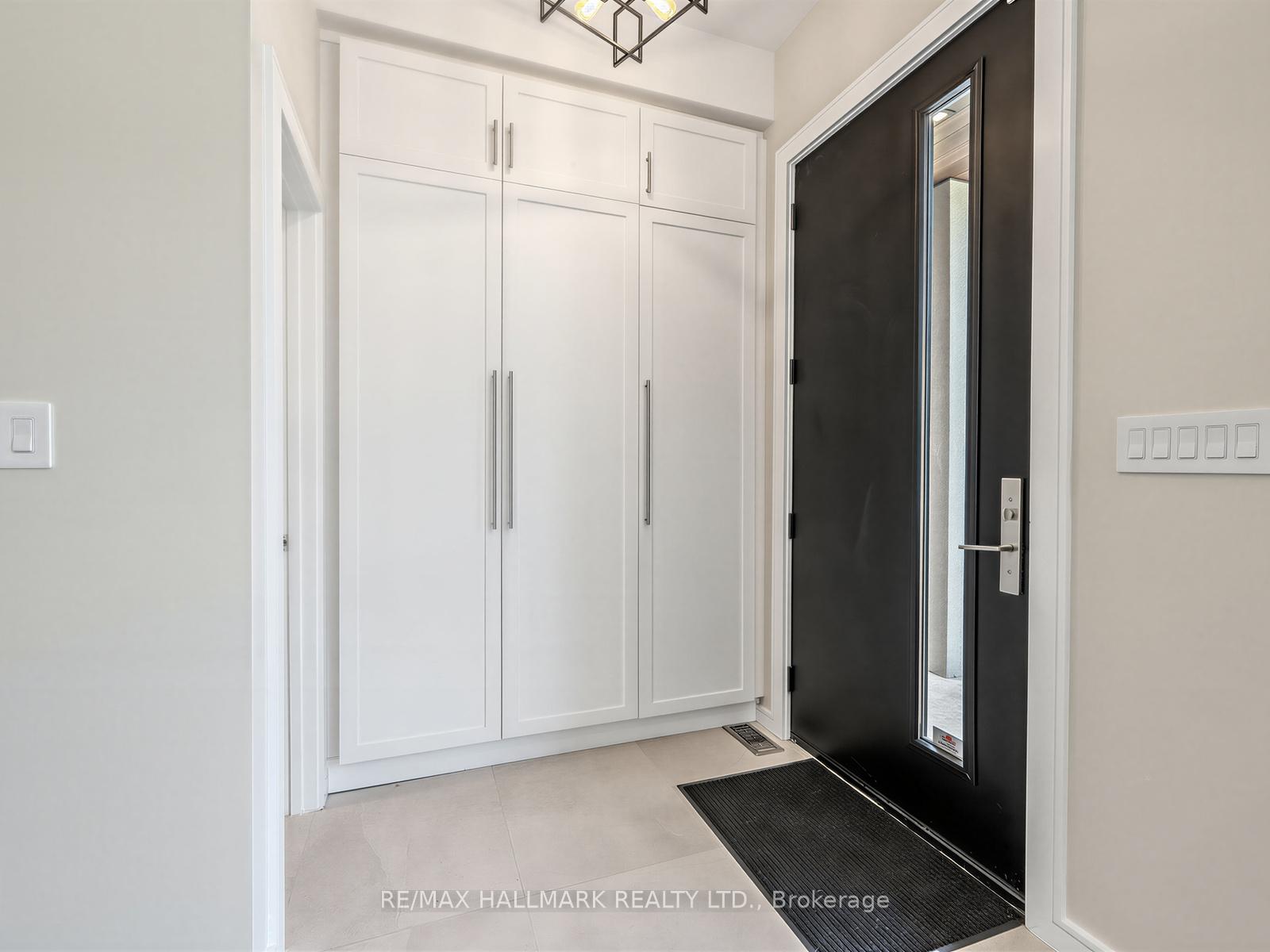 Photo 3 of 92 Craiglee Drive, Scarborough, Birchcliffe-Cliffside — HOMEH