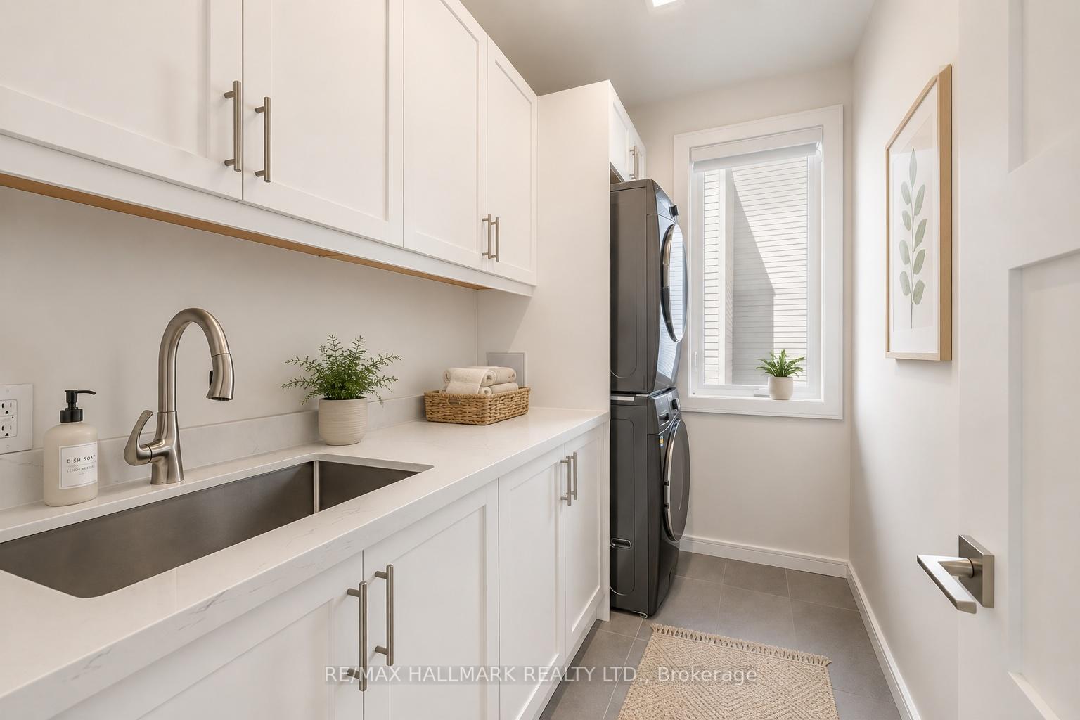 Photo 17 of 92 Craiglee Drive, Scarborough, Birchcliffe-Cliffside — HOMEH