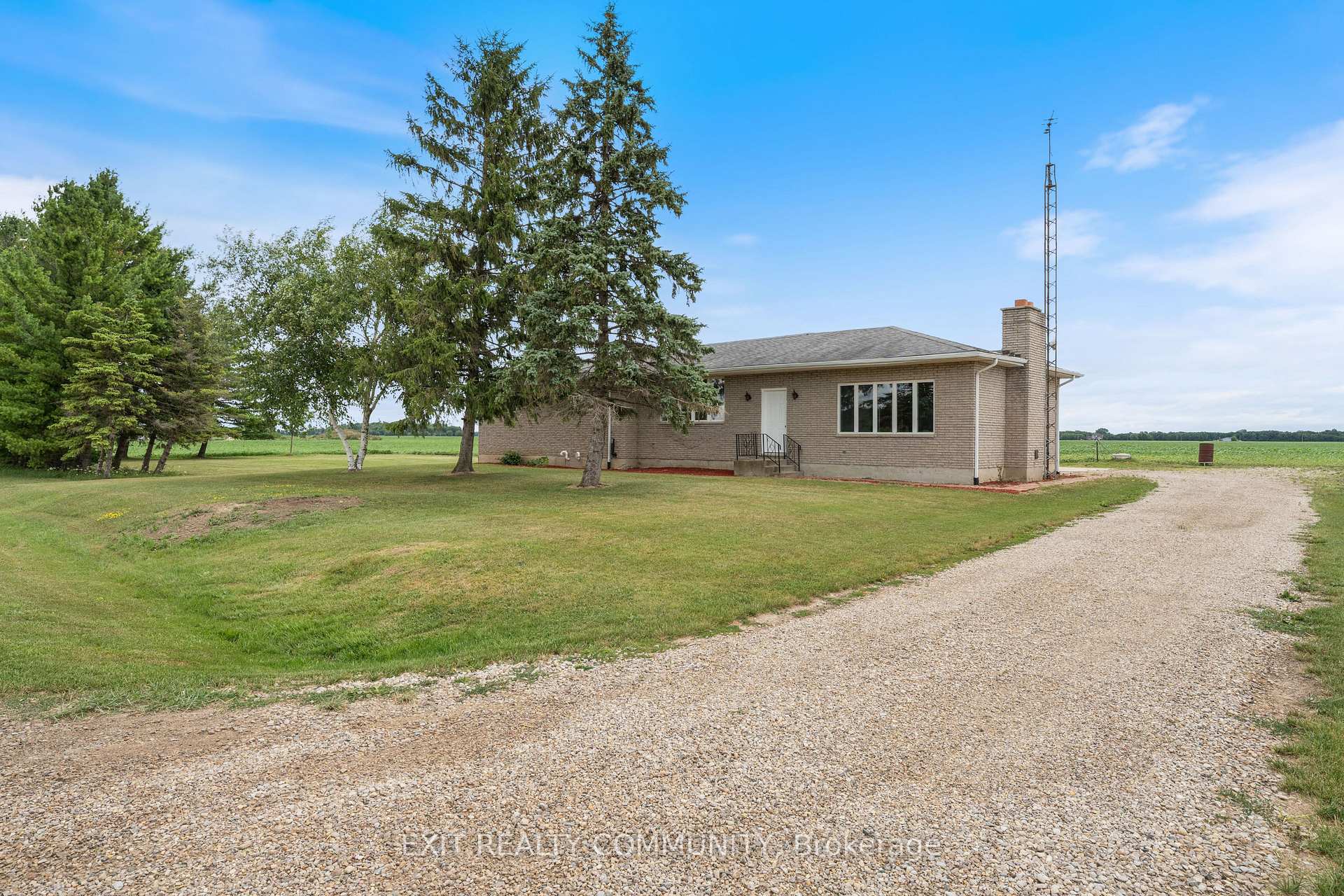 Photo 2 of 30035 Hale School Road, Chatham-Kent, Croton — HOMEH