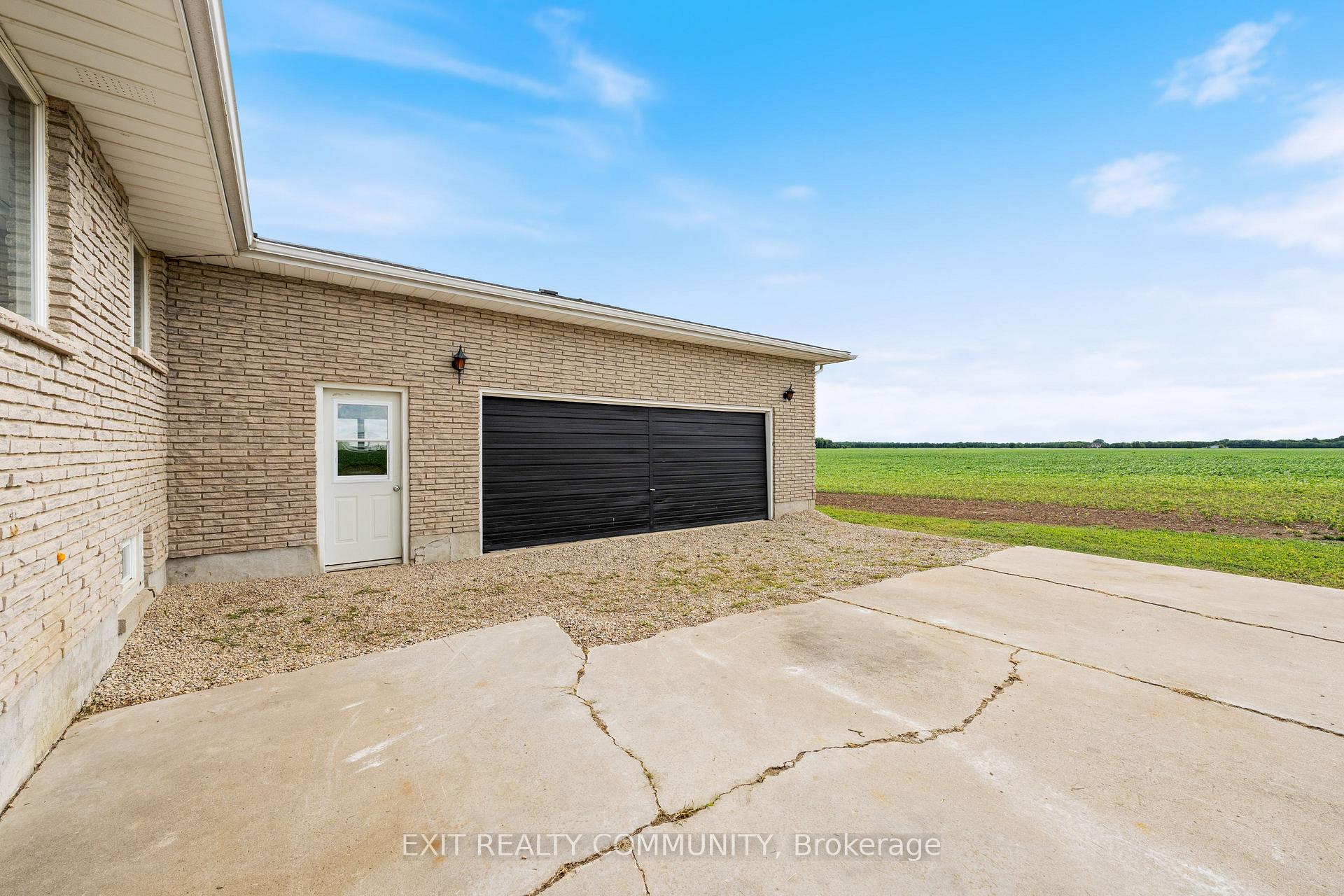 Photo 7 of 30035 Hale School Road, Chatham-Kent, Croton — HOMEH
