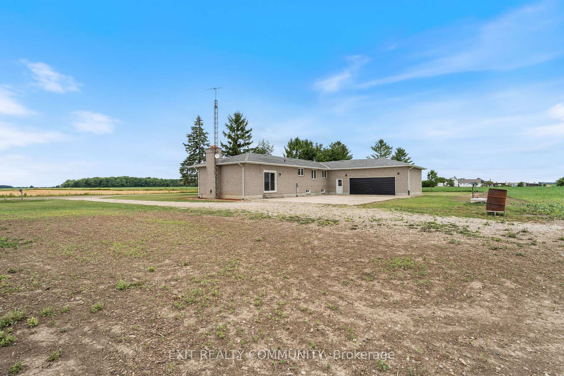 Photo 9 of 30035 Hale School Road, Chatham-Kent, Croton — HOMEH