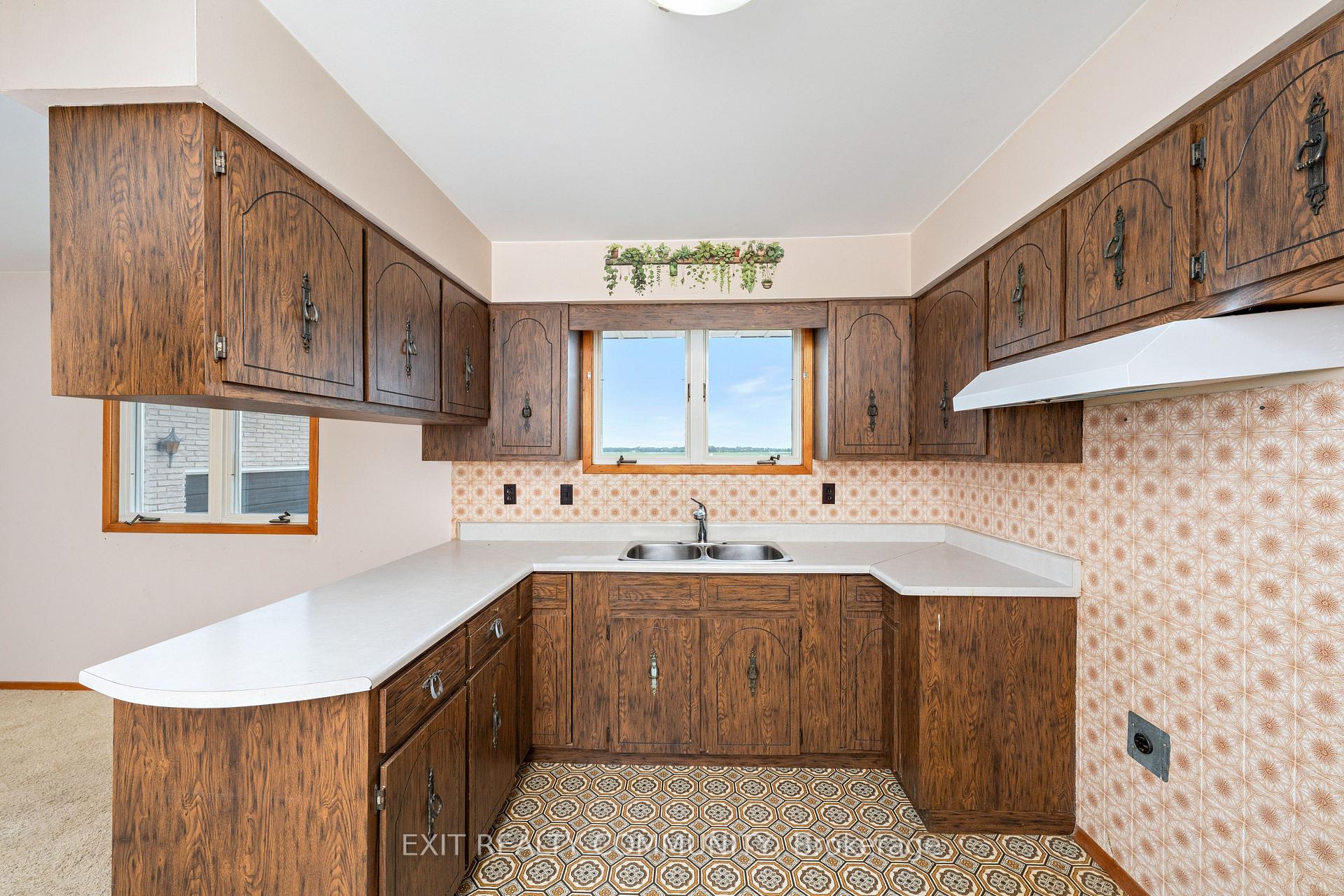 Photo 16 of 30035 Hale School Road, Chatham-Kent, Croton — HOMEH