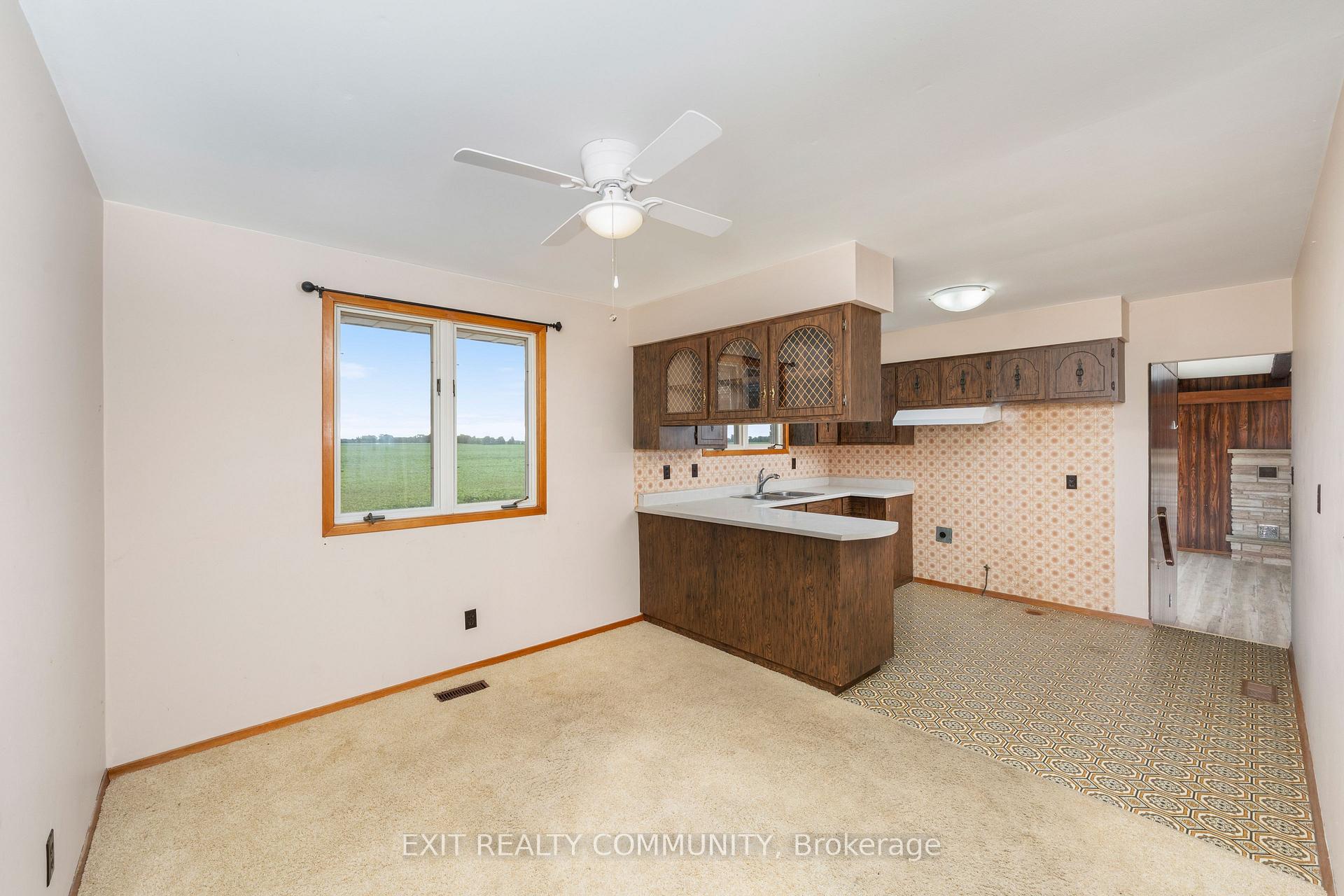 Photo 18 of 30035 Hale School Road, Chatham-Kent, Croton — HOMEH