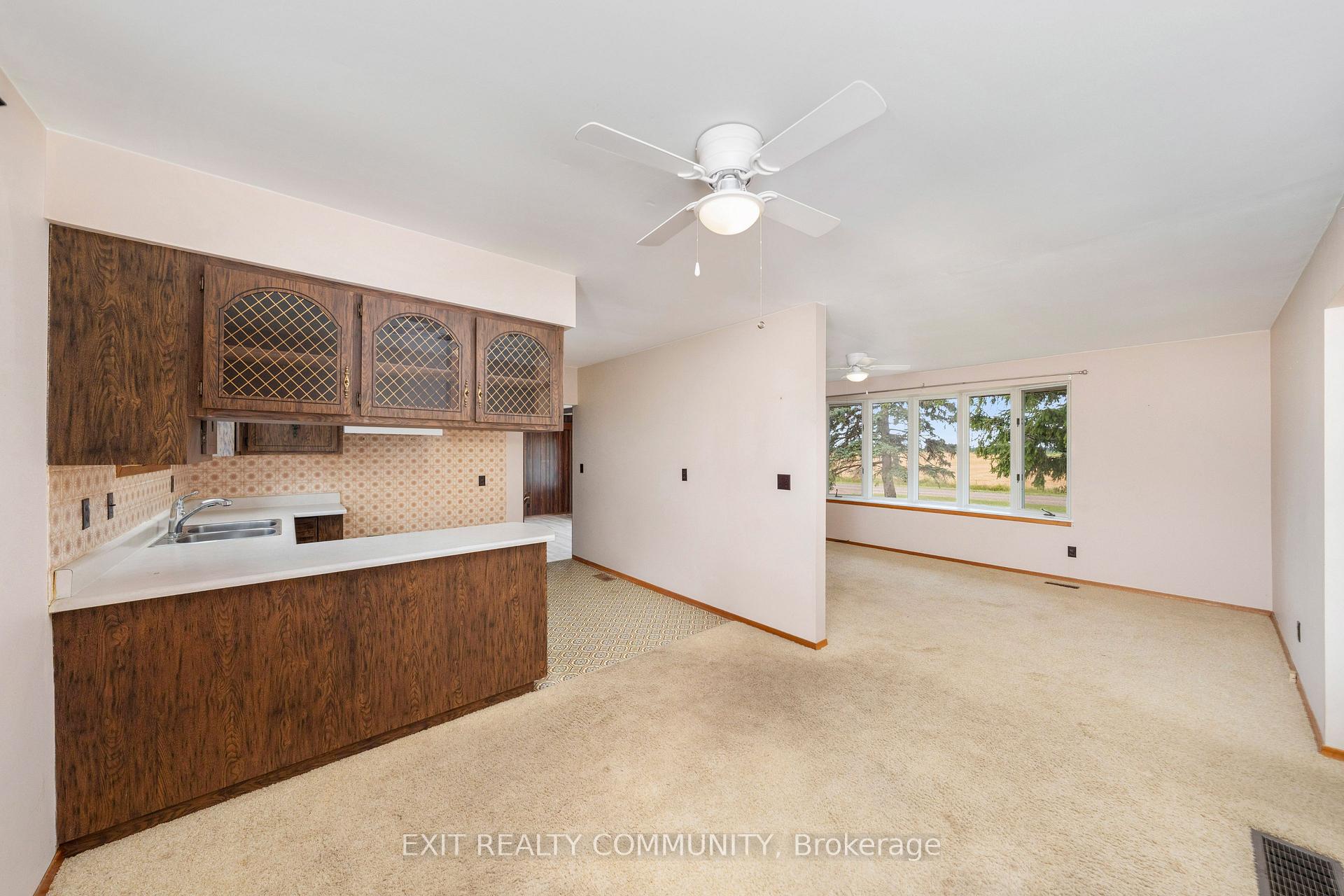 Photo 19 of 30035 Hale School Road, Chatham-Kent, Croton — HOMEH
