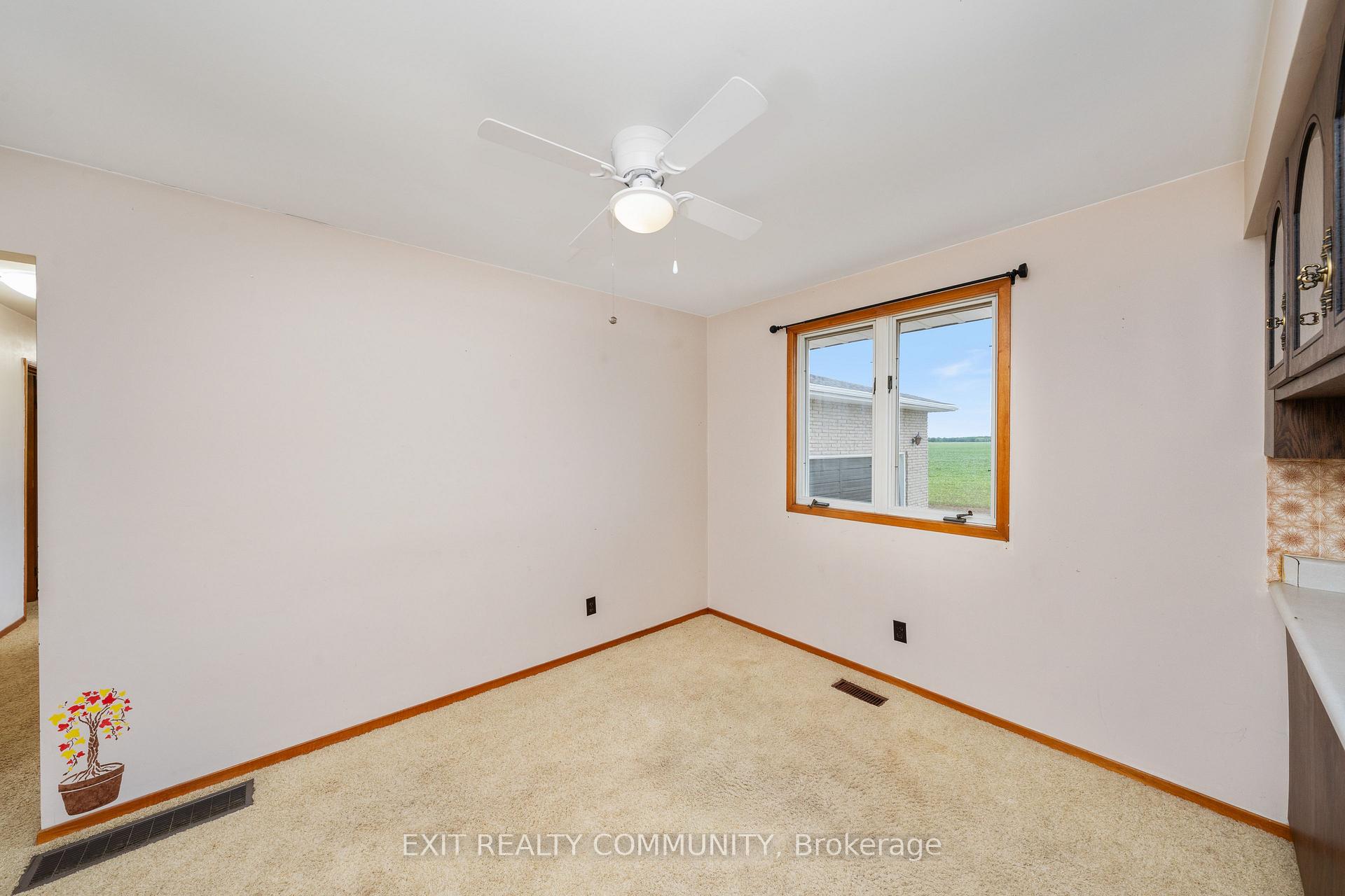 Photo 21 of 30035 Hale School Road, Chatham-Kent, Croton — HOMEH