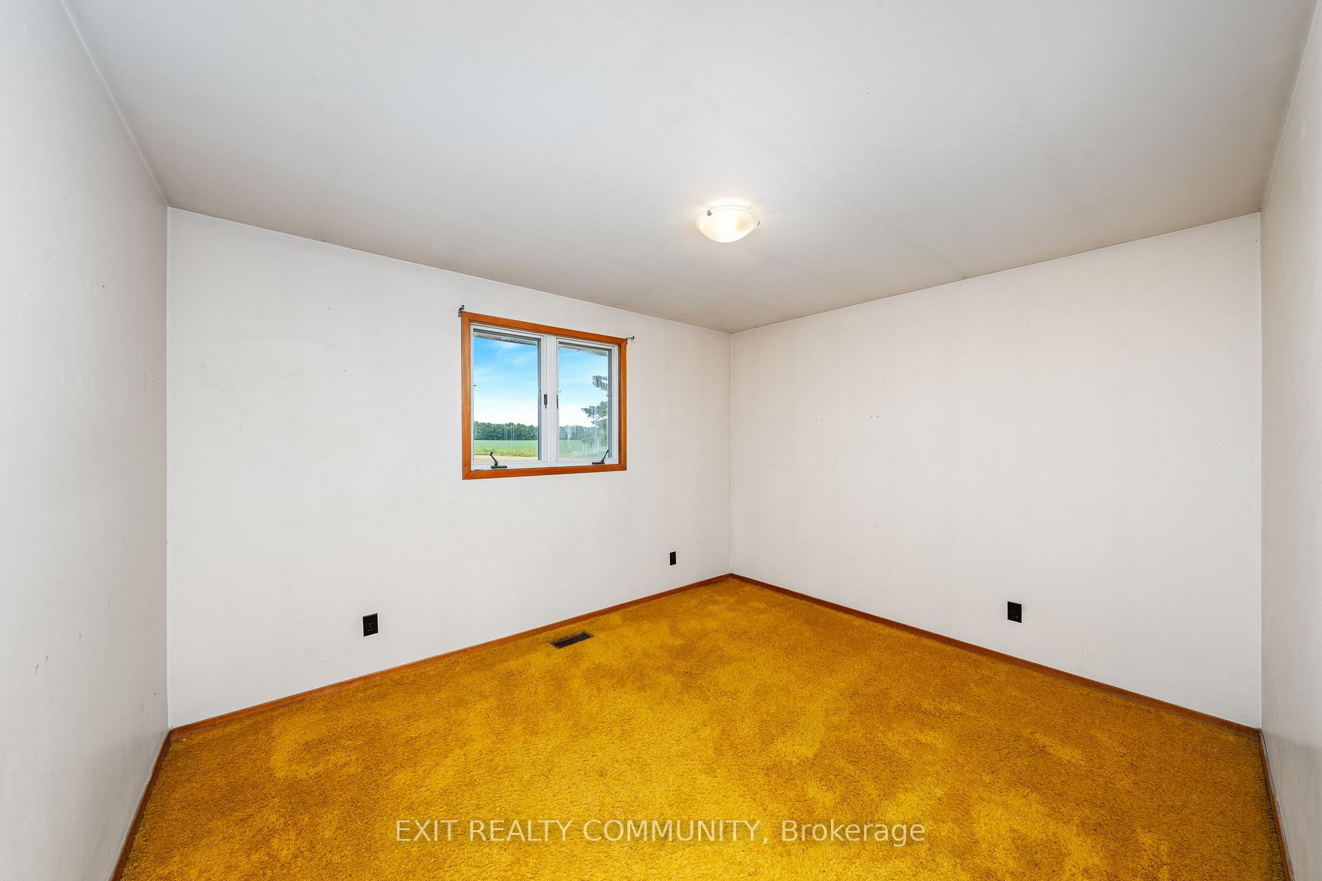 Photo 32 of 30035 Hale School Road, Chatham-Kent, Croton — HOMEH