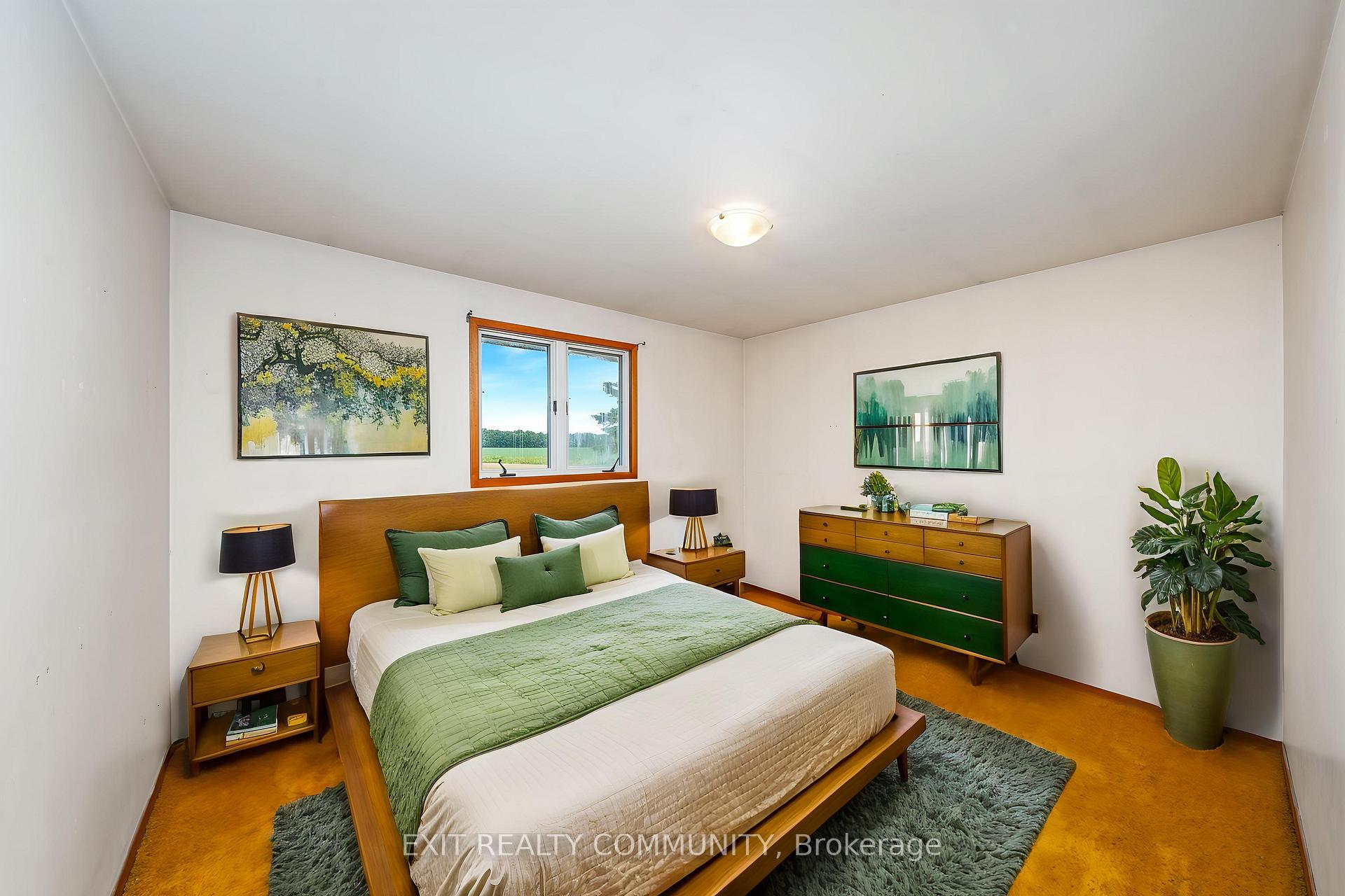 Photo 34 of 30035 Hale School Road, Chatham-Kent, Croton — HOMEH