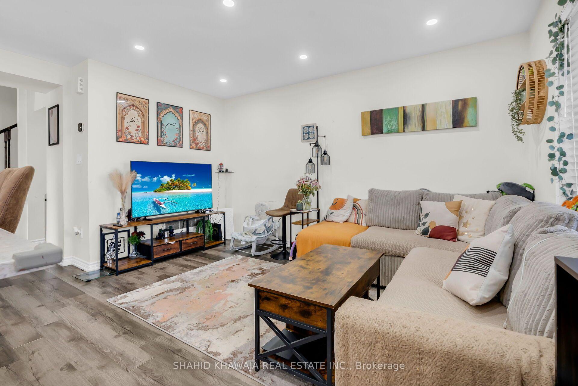 Photo 9 of 875 Sumac Crescent, Milton, Cobban — HOMEH