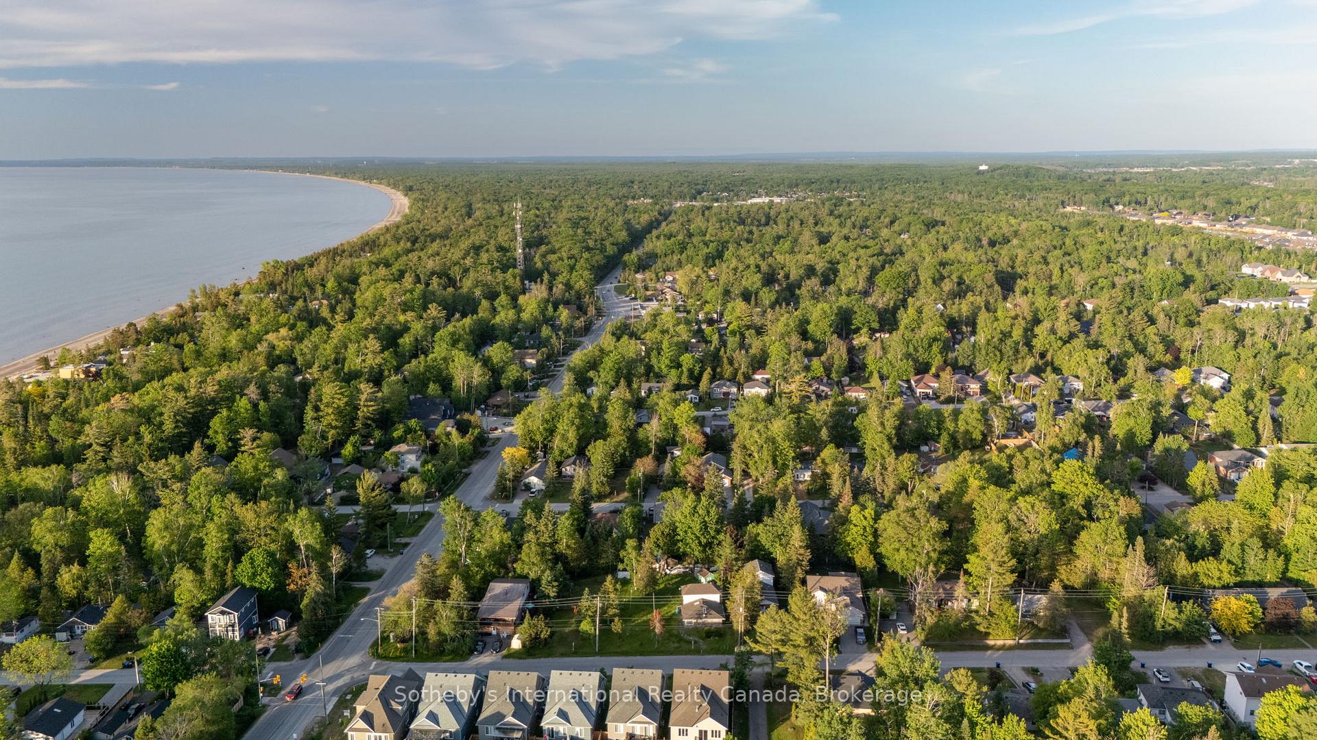 Photo 18 of 19 62nd Street S, Wasaga Beach — HOMEH
