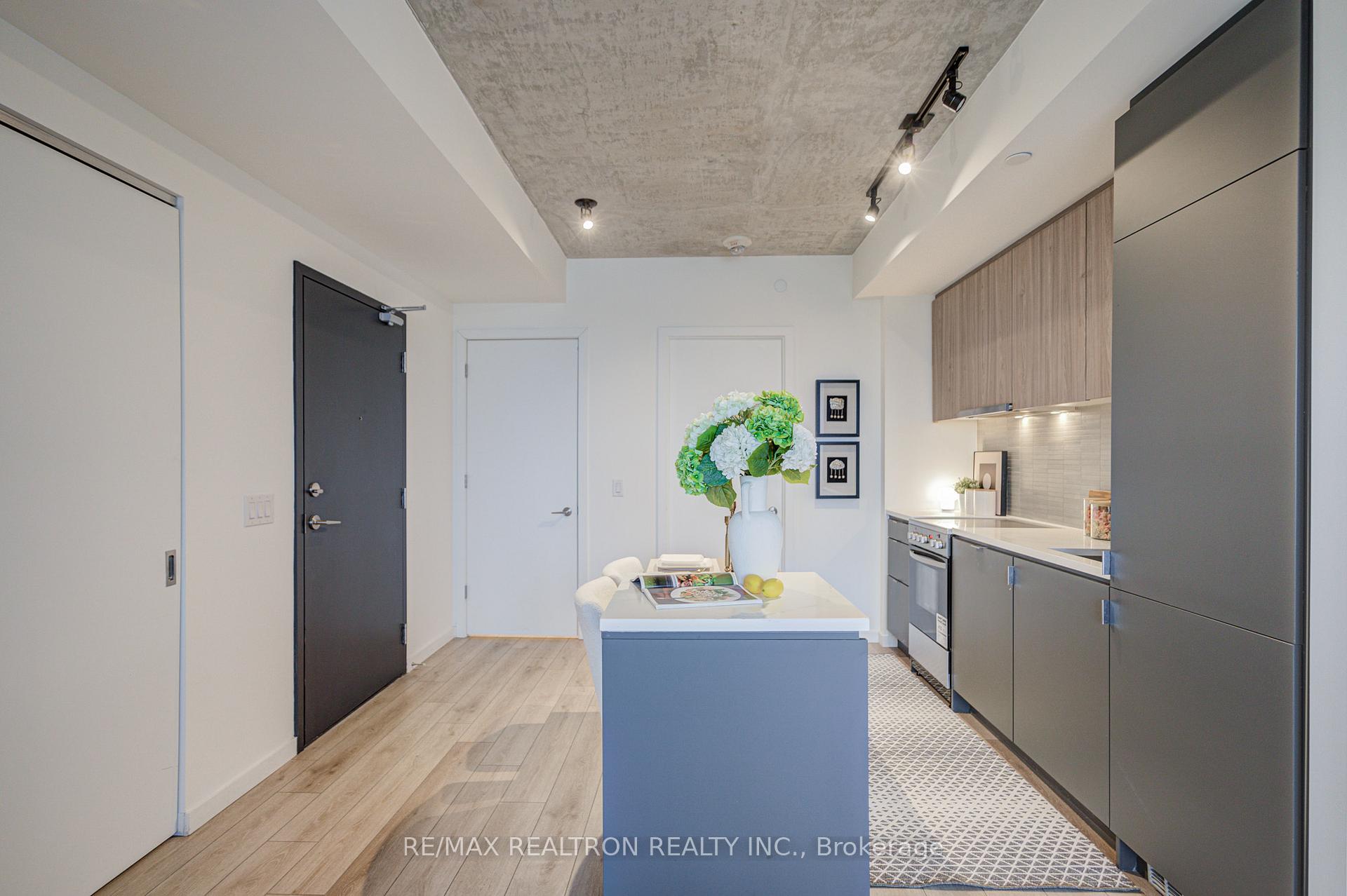 Photo 9 of Unit 518, 7 Smith Crescent, Etobicoke, Stonegate-Queensway — HOMEH