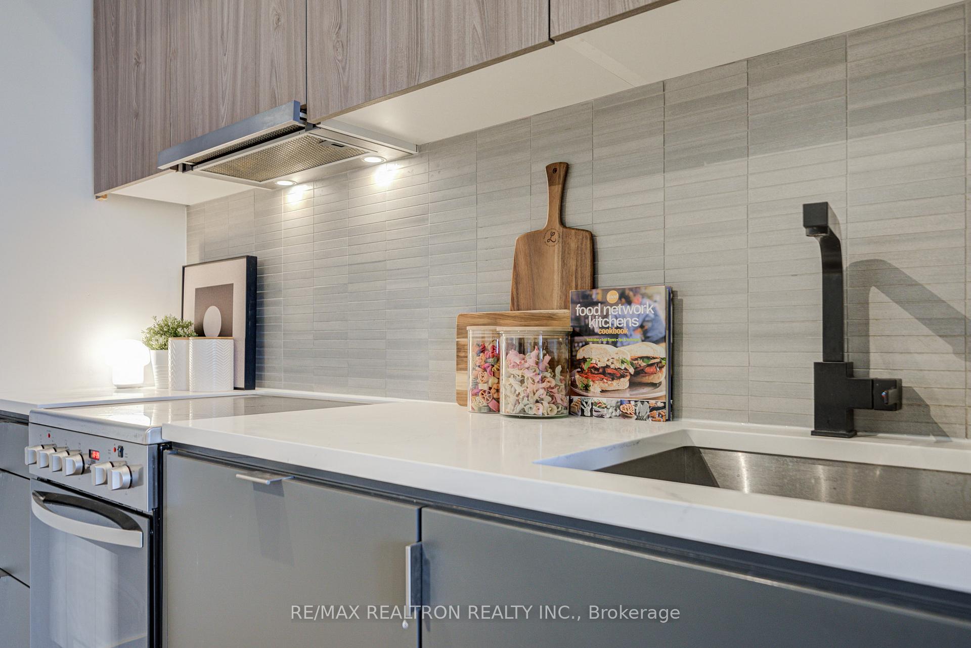 Photo 12 of Unit 518, 7 Smith Crescent, Etobicoke, Stonegate-Queensway — HOMEH