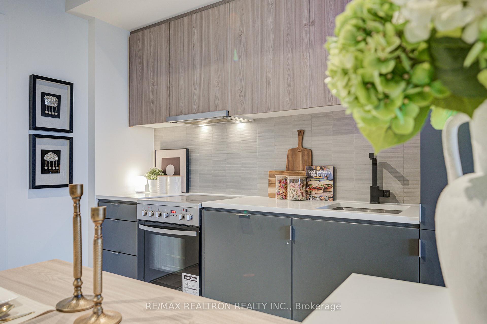 Photo 13 of Unit 518, 7 Smith Crescent, Etobicoke, Stonegate-Queensway — HOMEH