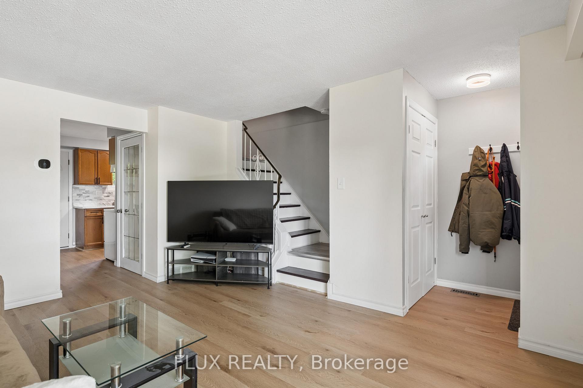 Photo 6 of Unit 13, 165 Green Valley Drive, Kitchener, Pioneer Park — HOMEH