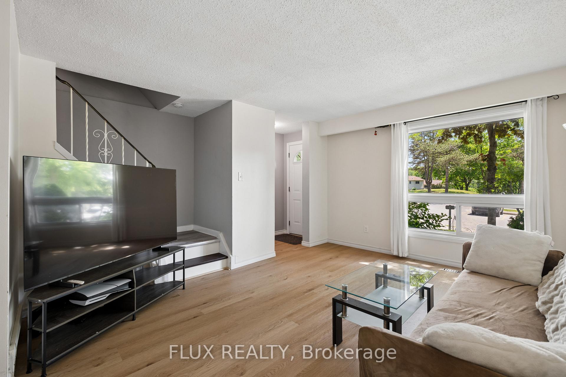 Photo 8 of Unit 13, 165 Green Valley Drive, Kitchener, Pioneer Park — HOMEH