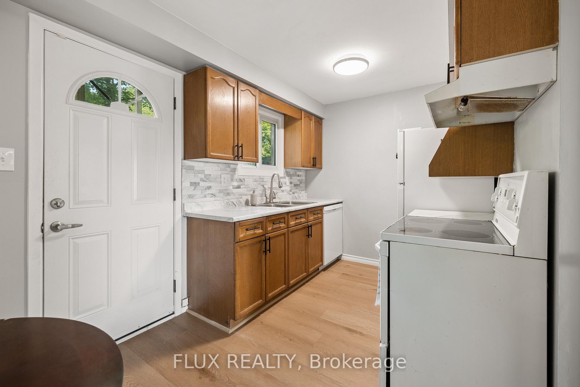 Photo 11 of Unit 13, 165 Green Valley Drive, Kitchener, Pioneer Park — HOMEH