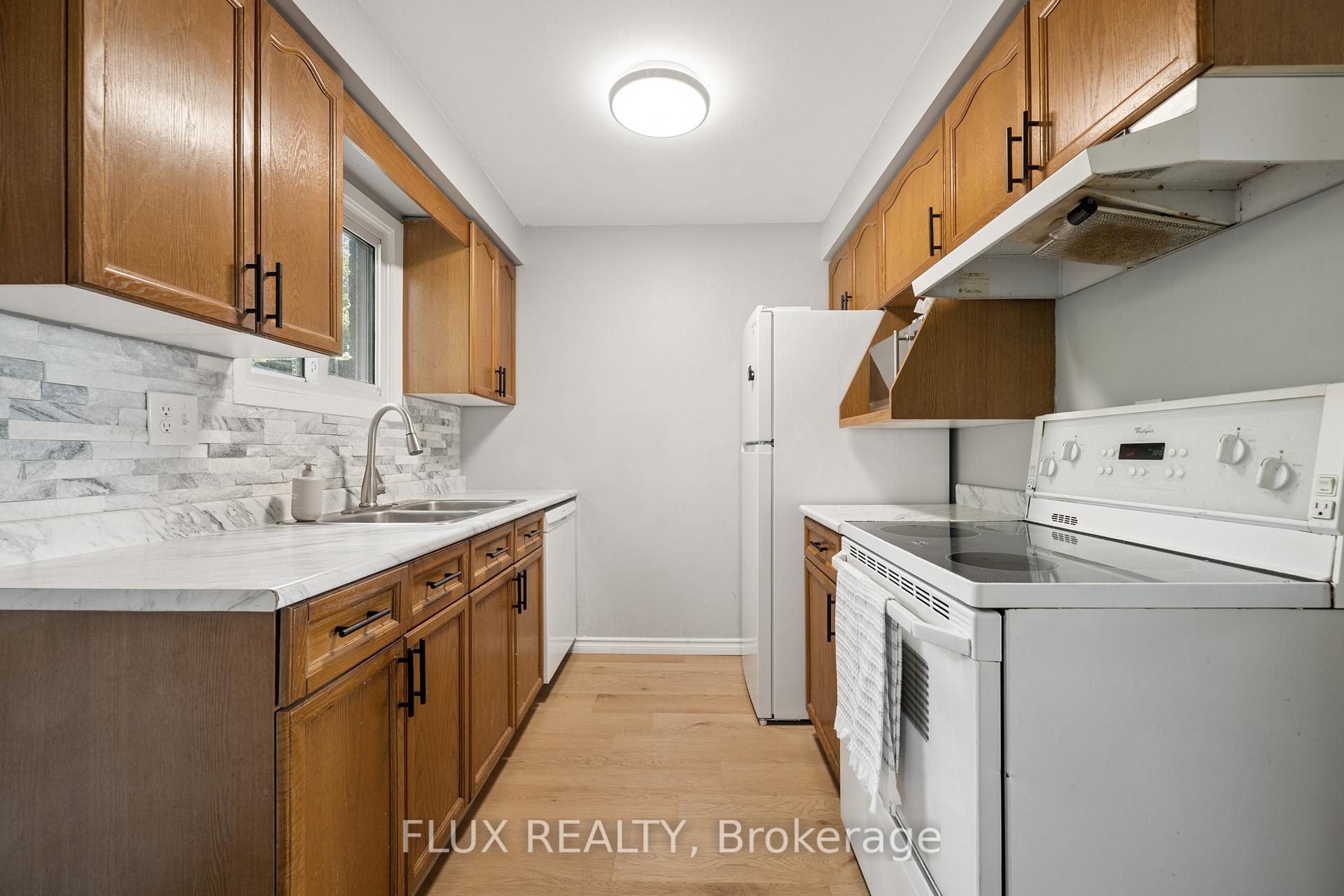 Photo 12 of Unit 13, 165 Green Valley Drive, Kitchener, Pioneer Park — HOMEH