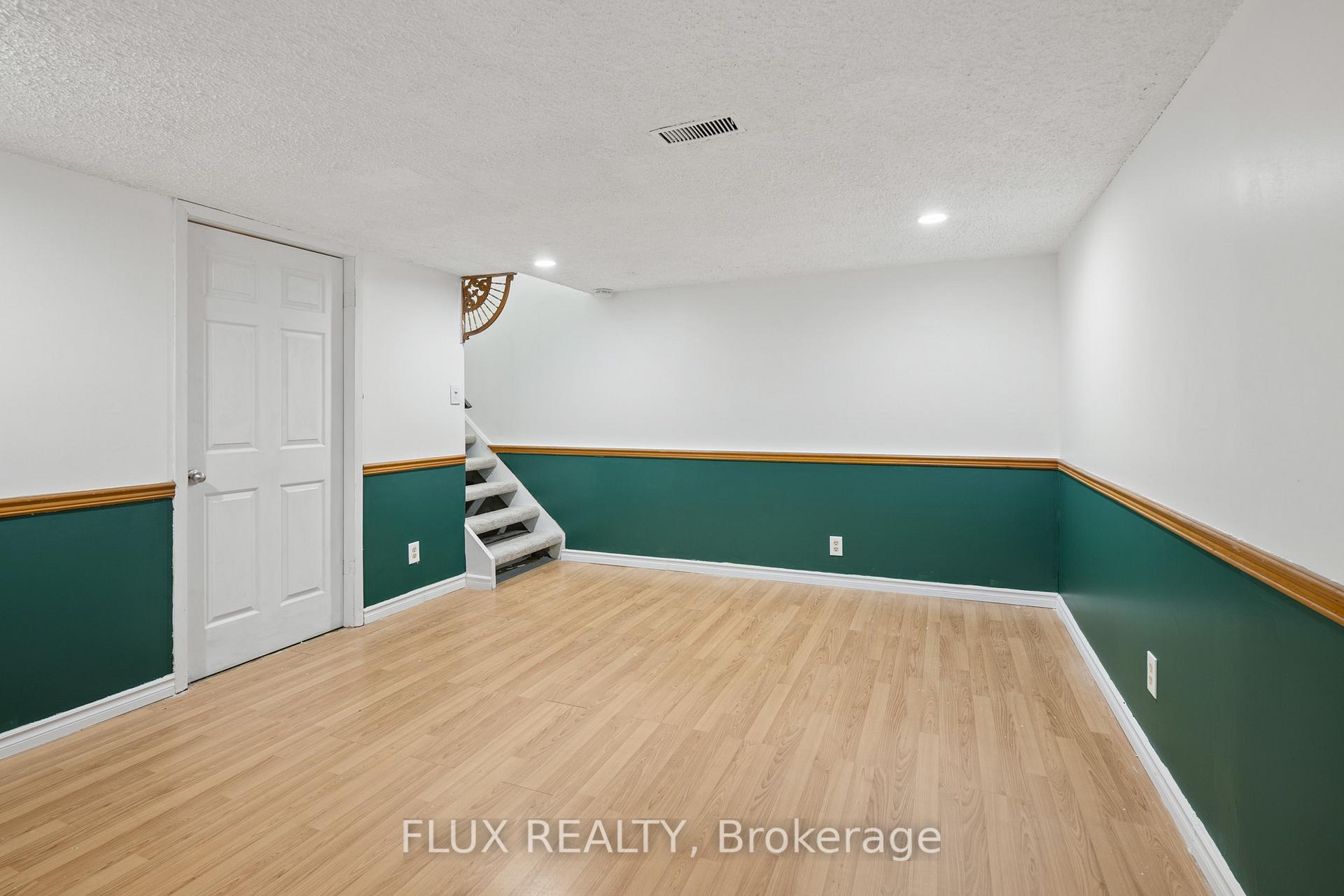 Photo 24 of Unit 13, 165 Green Valley Drive, Kitchener, Pioneer Park — HOMEH