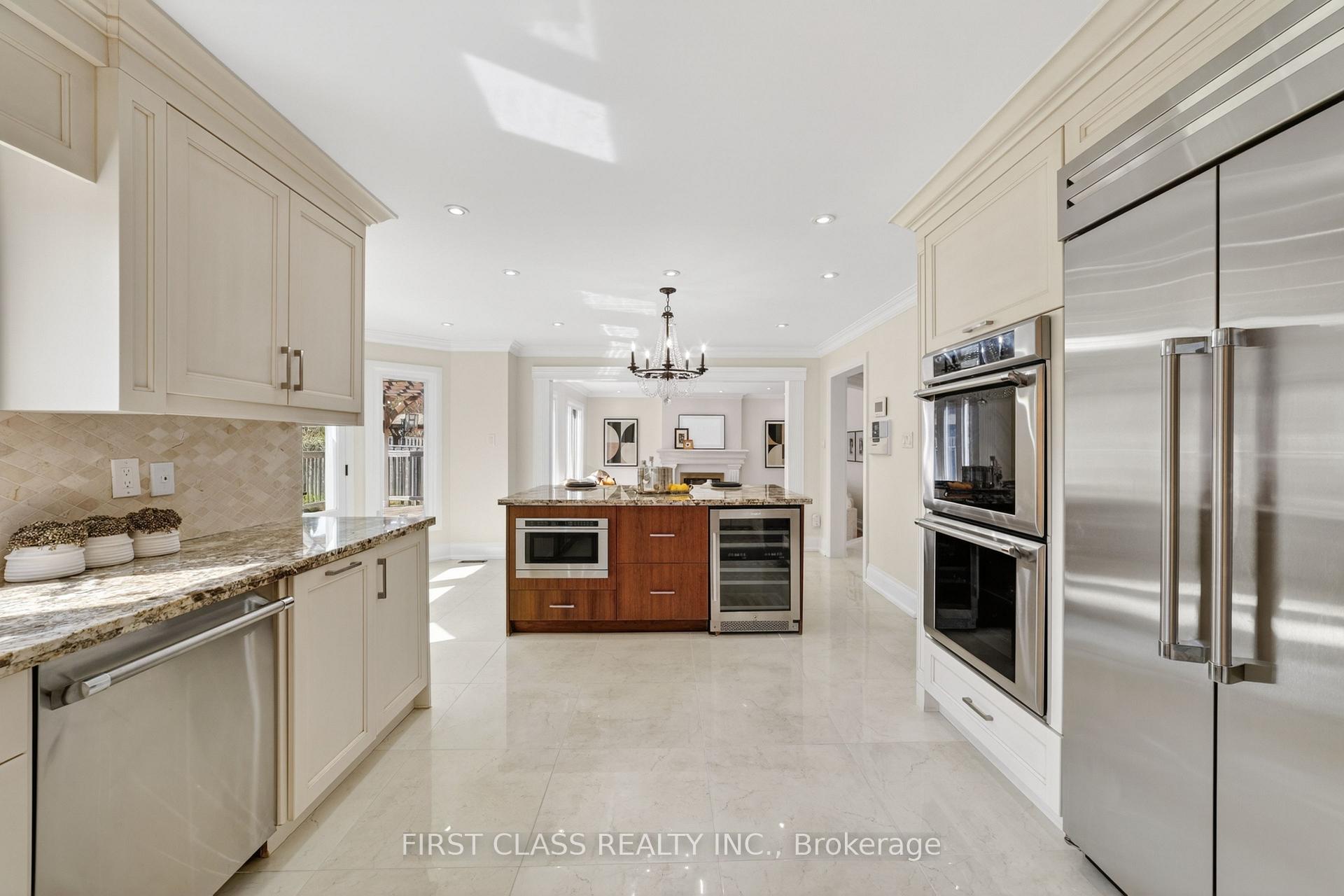 Photo 10 of 67 Hillhurst Drive, Richmond Hill, Bayview Hill — HOMEH