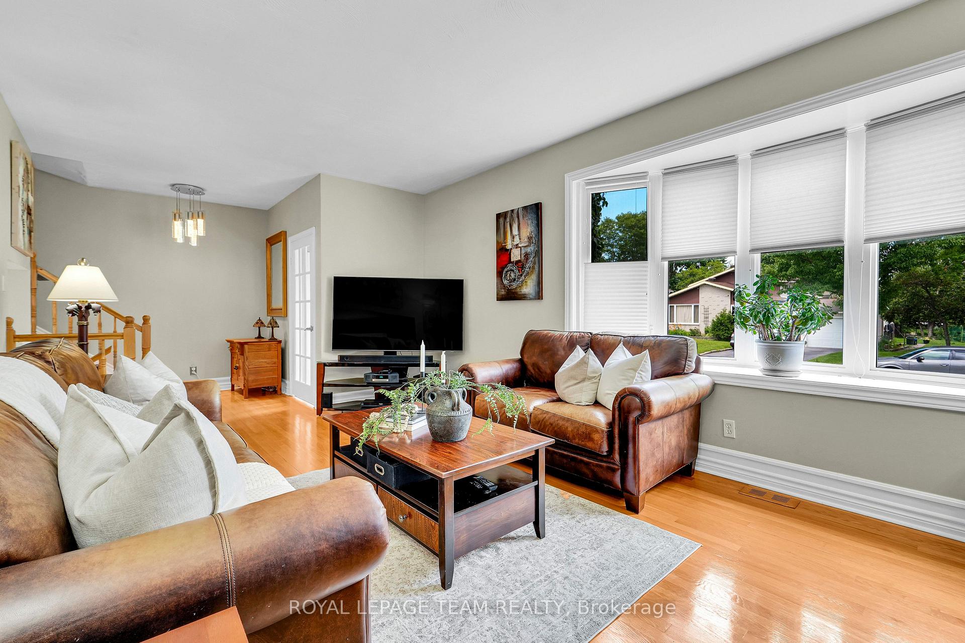Photo 9 of 2250 Urbandale Drive, Ottawa, Elmvale Acres/Urbandale — HOMEH